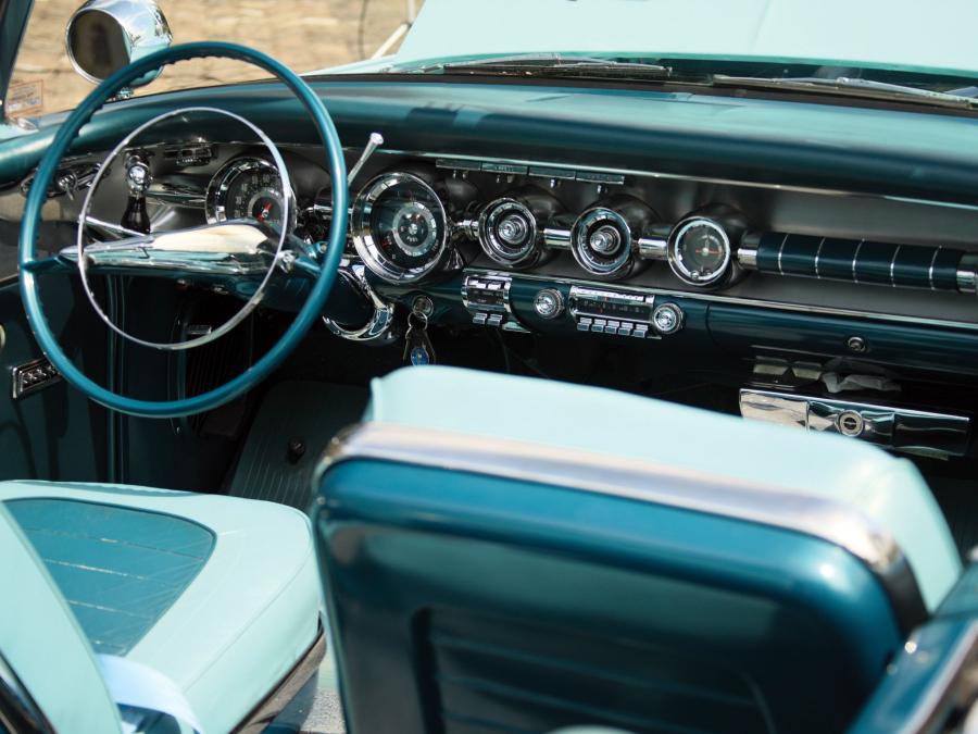 Торпедо Pontiac Bonneville Custom Convertible (2567SD) 1958 года  (фото 22 из 28)